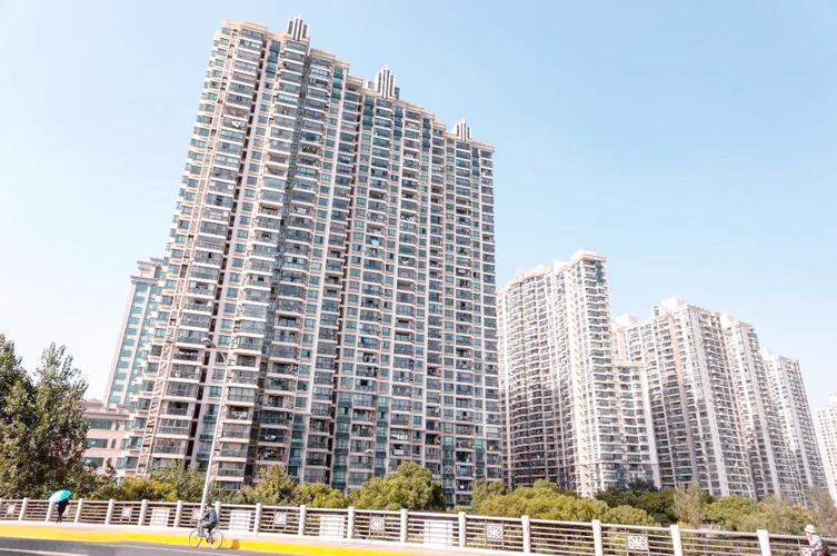 上海最大的小区是哪个?康城和中远两湾城规模介绍