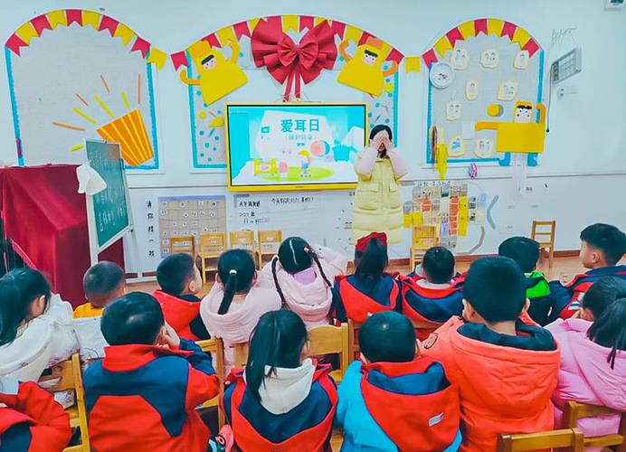 岳池翔凤幼儿园开展疫情防控、消防、爱耳及法治教育活动