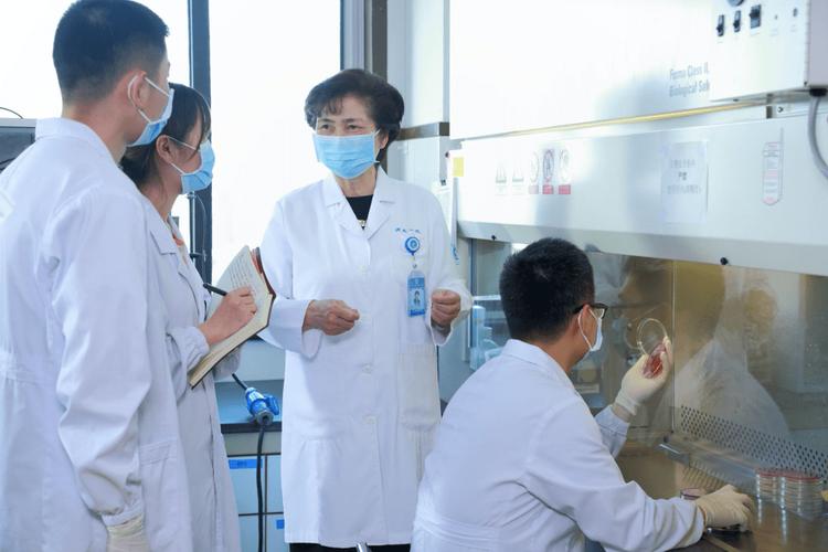 李兰娟谈疫情结束指标:清零后28天无新增及病例全收治